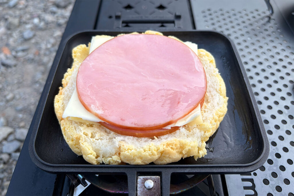ケニーズ・ファミリー・ビレッジ　メロンパンホットサンド